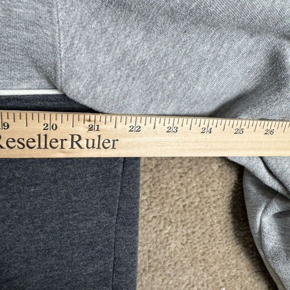 Disney Sweatshirt Womens Medium Gray 100 Acre Collection Winnie The Pooh Vintage - Picture 5 of 8